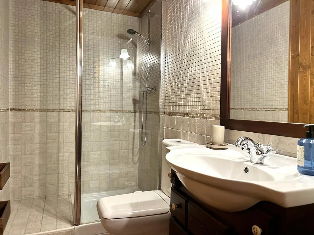 Atic De Luxe I Rustic A Esterri D'Aneu By Rural D'Aneu Spain