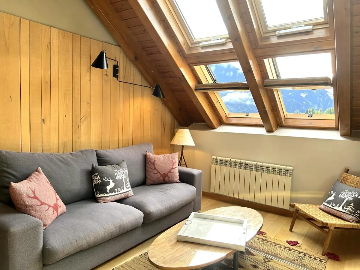 Atic De Luxe I Rustic A Esterri D'Aneu By Rural D'Aneu Apartment
